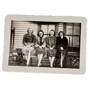 Vintage B&W 1940s Photo Found Pretty Young Ladies Friends Posing Happy Snapshot